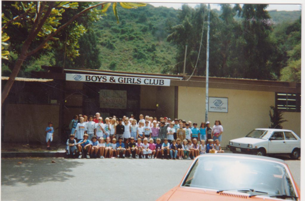 1992 group photo outside the old Canyon Enrichment Center