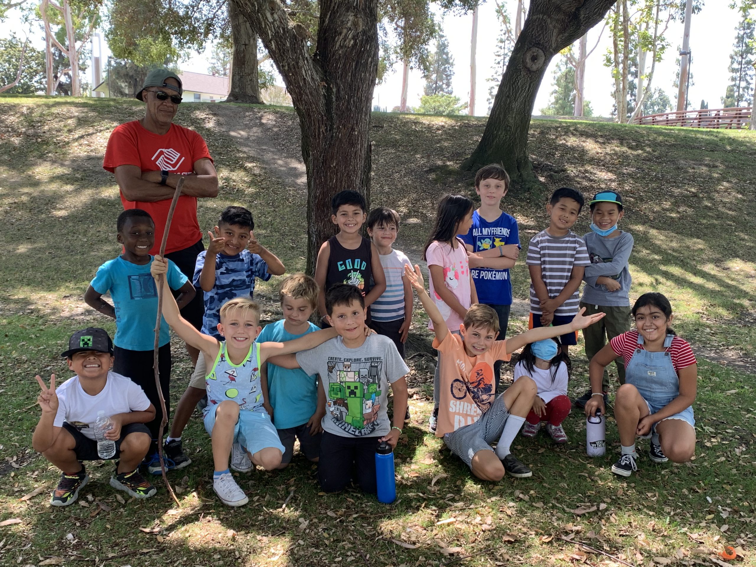 LBBGC prgram at El Toro Park—Hans with Kids under tree